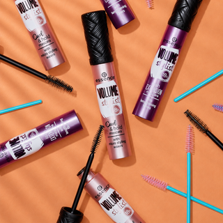 Essence Volume Stylist Curl & Hold Mascara With Micro Styling Waxes