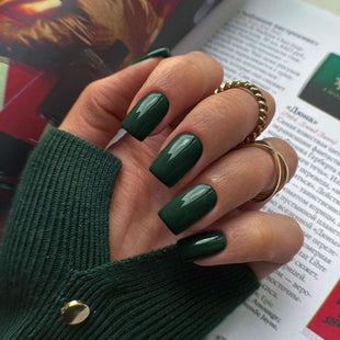 Forest Green Meta Nail Color 3