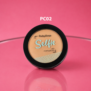 Ruby rose selfie Po Compacto